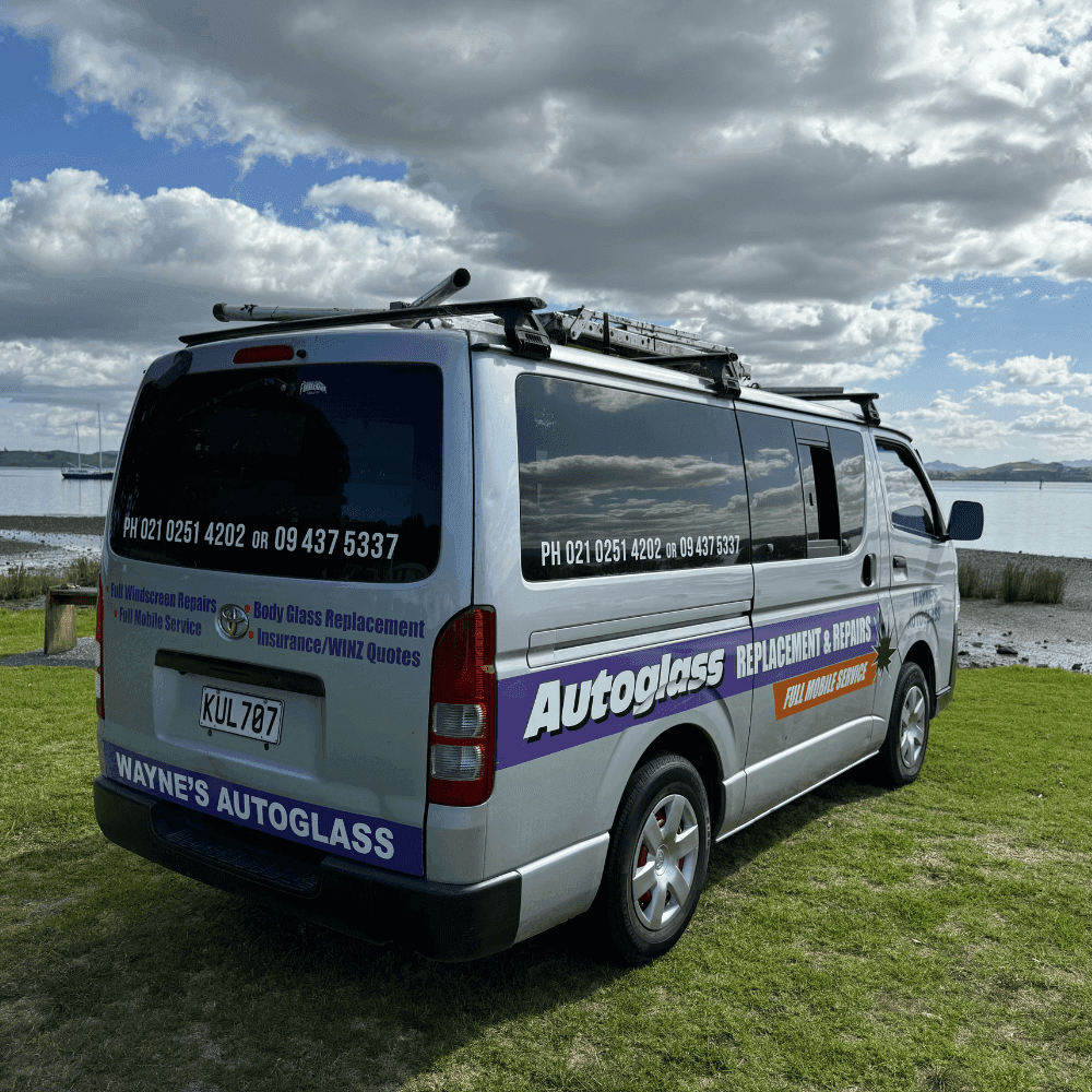 Wayne's Auto Glass - Windscreen Services - Slideshow Image